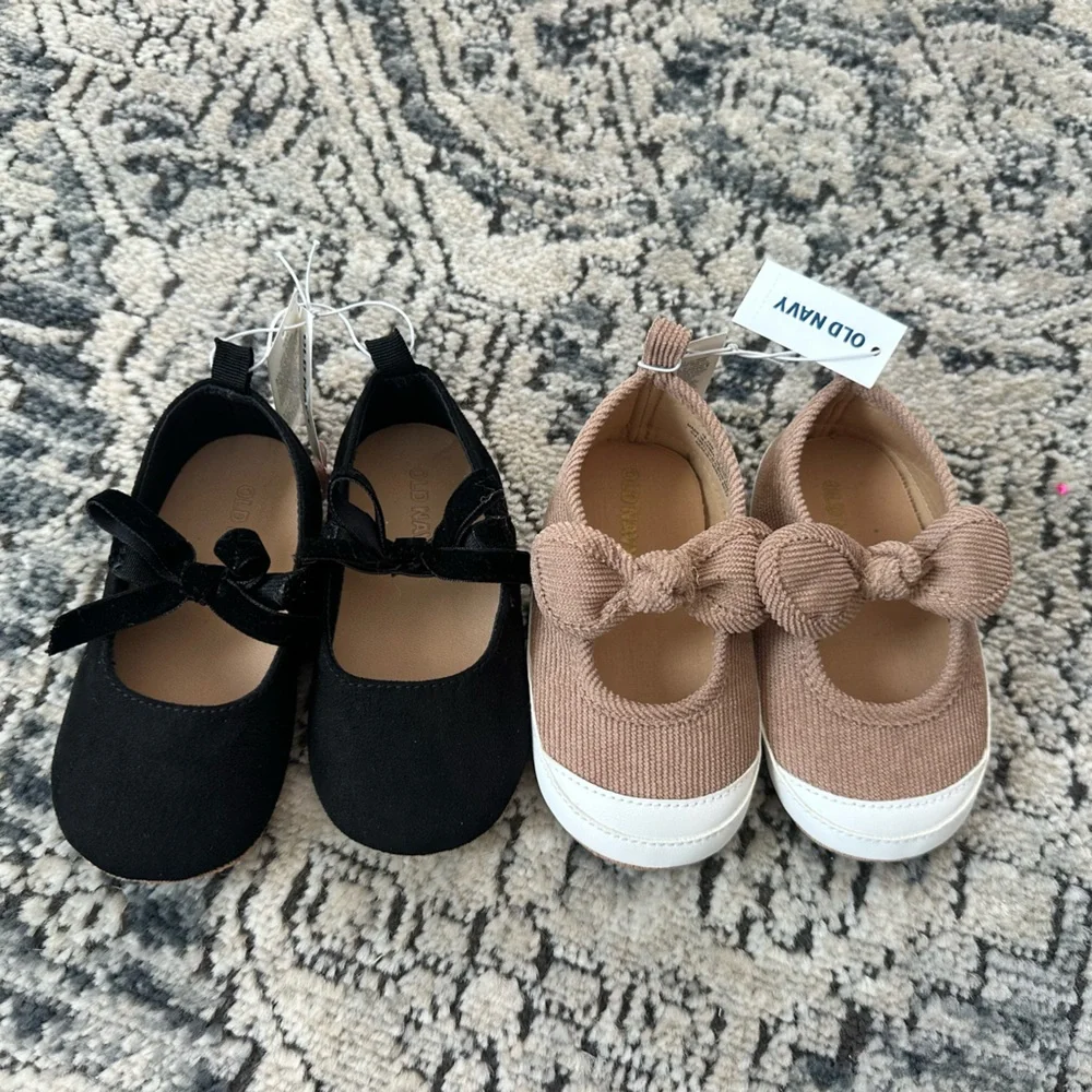 Old Navy Black and Tan baby flats